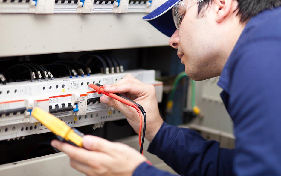 je recherche un électricien Igny
